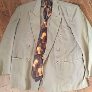 SUIT GRAD TIME WITH TIE AND 32in PANTS SHARP WITH STYLE